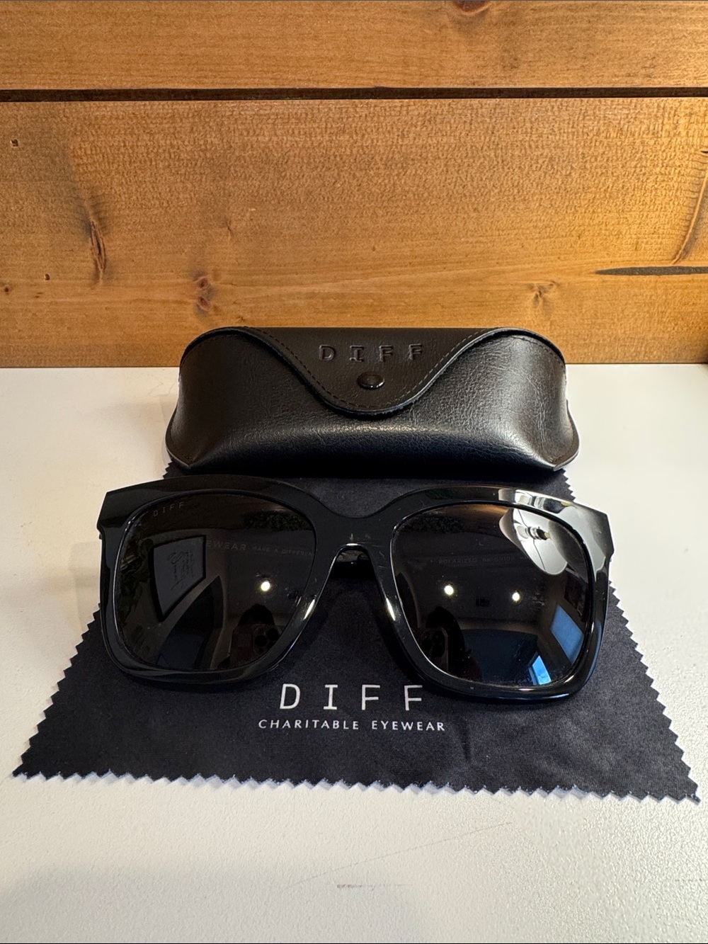 DIFF Black Bella Polarized Sunglasses